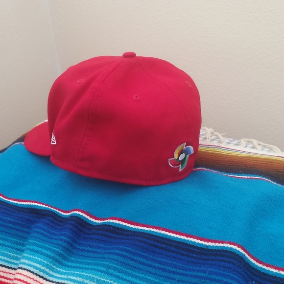 New Era 2023 WBC Spanish National Team On-Field Fitted Hat - Picture 2 of 4